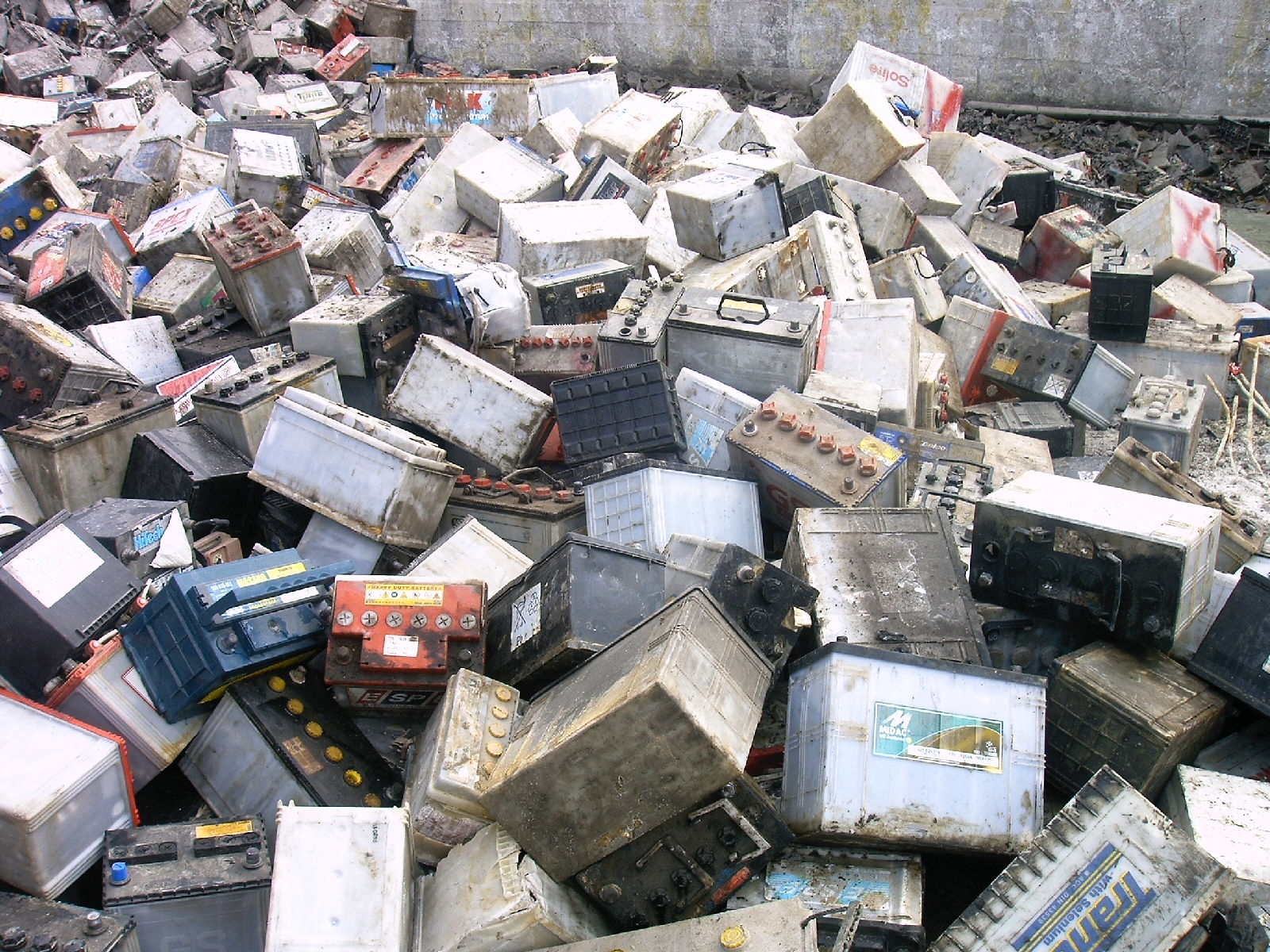 廢舊鉛酸電池回收設備,廢鋰電池回收設備廠家